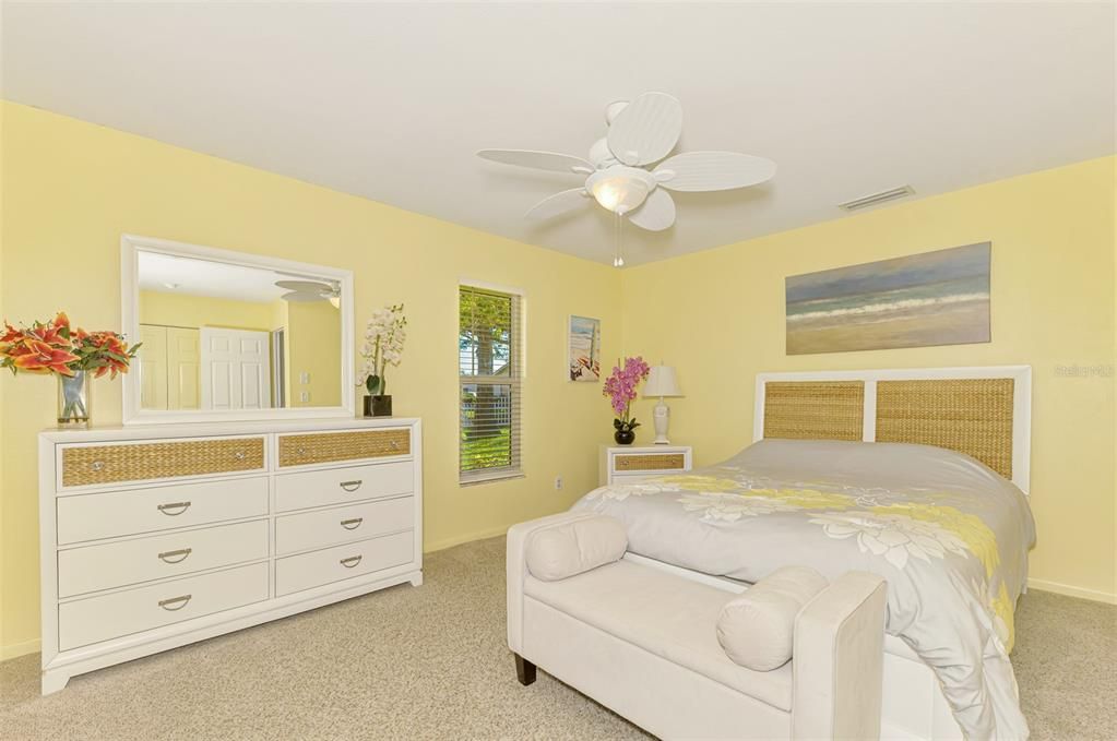 На продажу: $595,000 (3 спален, 2 ванн, 2002 Квадратных фут)