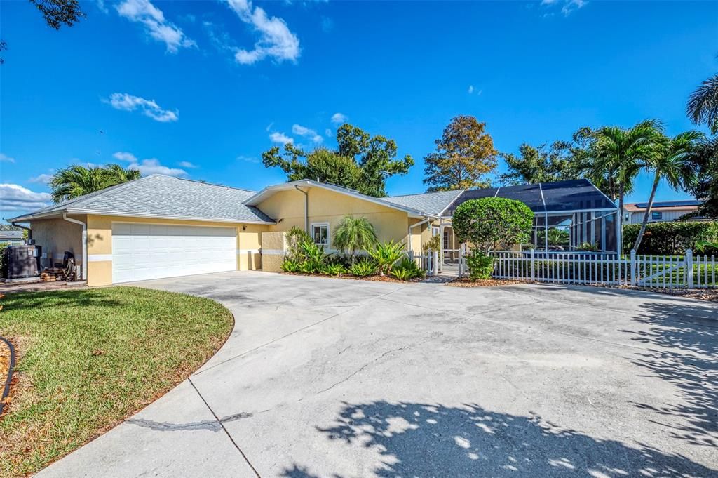 На продажу: $595,000 (3 спален, 2 ванн, 2002 Квадратных фут)