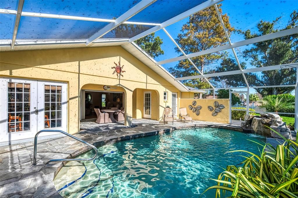 На продажу: $595,000 (3 спален, 2 ванн, 2002 Квадратных фут)