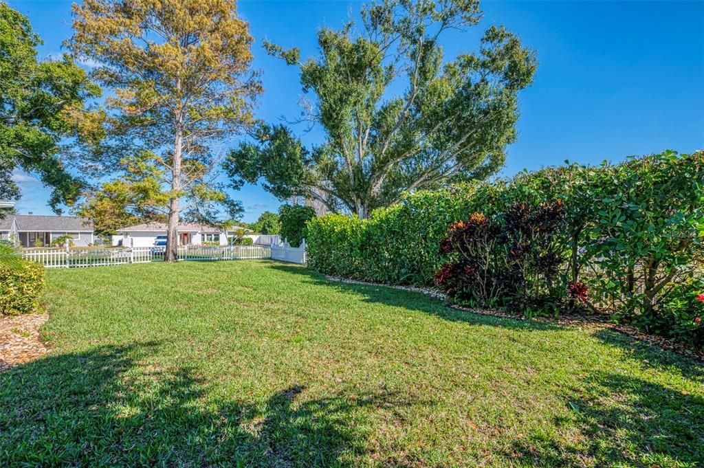 На продажу: $595,000 (3 спален, 2 ванн, 2002 Квадратных фут)