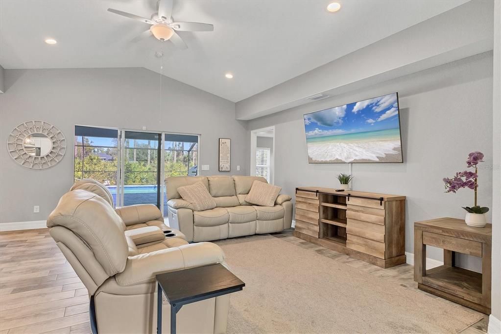 En Venta: $499,000 (3 camas, 2 baños, 1680 Pies cuadrados)