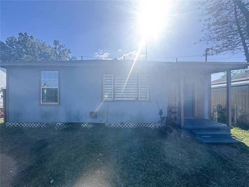 En Renta: $2,275 (4 camas, 2 baños, 1068 Pies cuadrados)