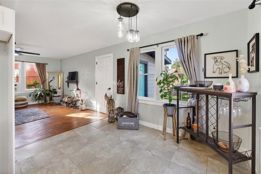 待售: $349,900 (4 贝兹, 2 浴室, 1468 平方英尺)