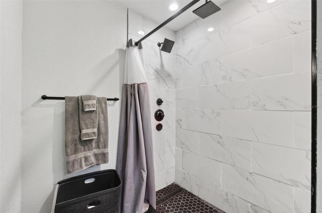 待售: $349,900 (4 贝兹, 2 浴室, 1468 平方英尺)