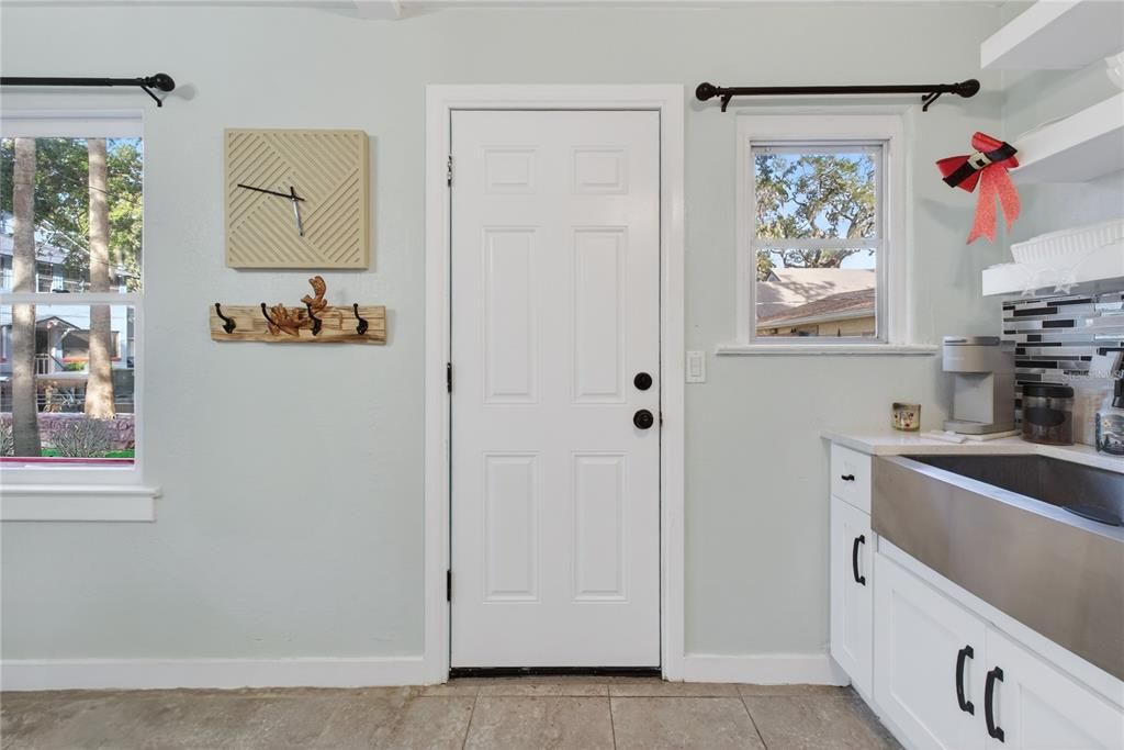 待售: $349,900 (4 贝兹, 2 浴室, 1468 平方英尺)