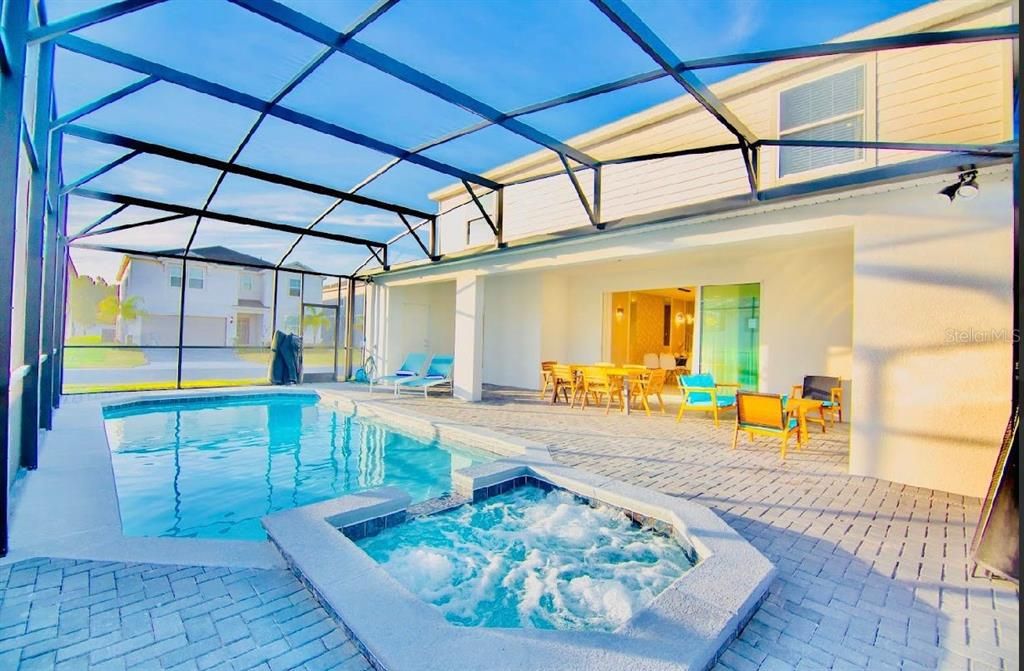 待售: $987,000 (10 贝兹, 8 浴室, 4399 平方英尺)