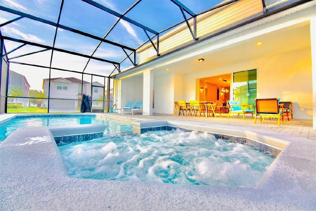 待售: $987,000 (10 贝兹, 8 浴室, 4399 平方英尺)