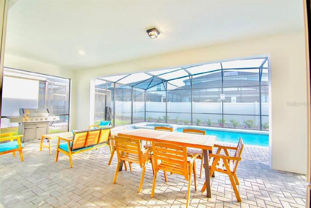 待售: $987,000 (10 贝兹, 8 浴室, 4399 平方英尺)