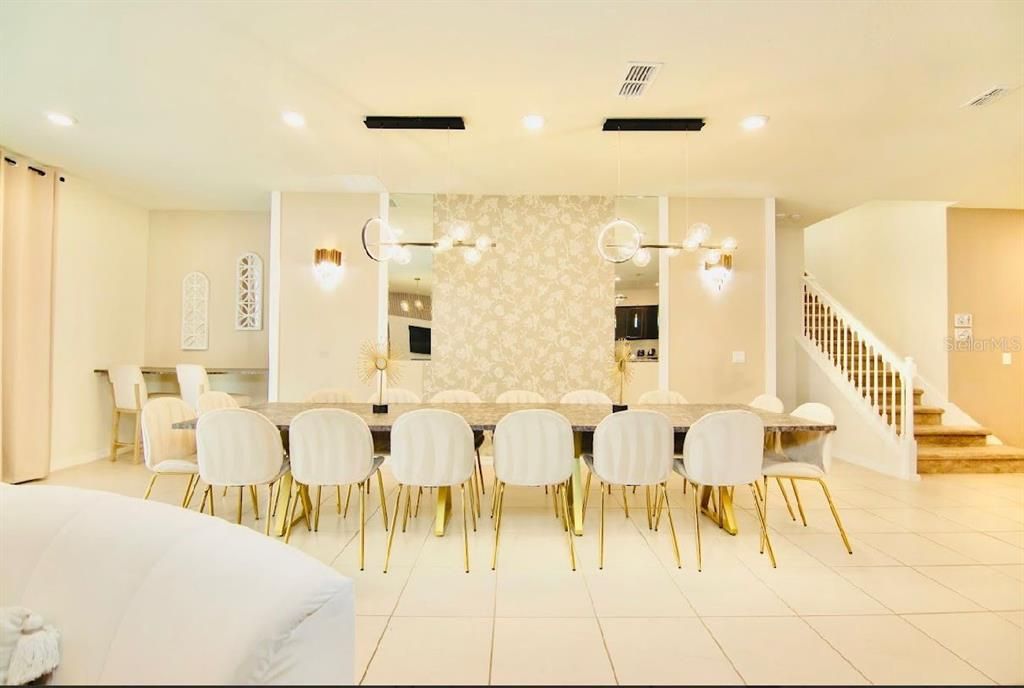 待售: $987,000 (10 贝兹, 8 浴室, 4399 平方英尺)