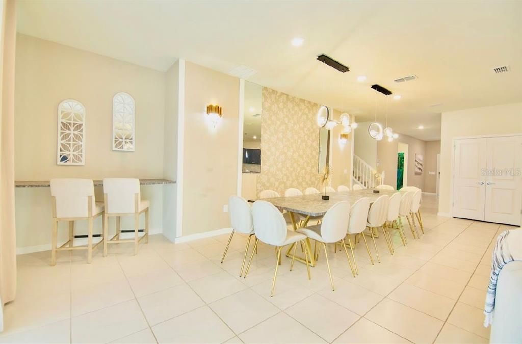 待售: $987,000 (10 贝兹, 8 浴室, 4399 平方英尺)