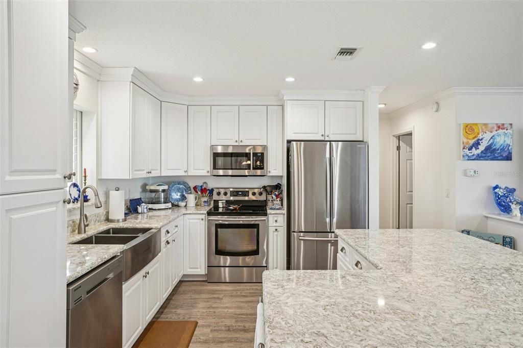 На продажу: $265,000 (2 спален, 2 ванн, 1296 Квадратных фут)