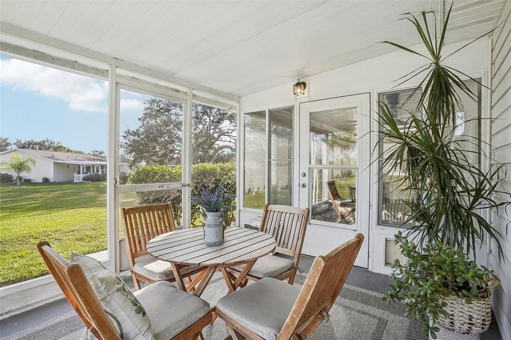 На продажу: $265,000 (2 спален, 2 ванн, 1296 Квадратных фут)