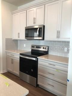 For Rent: $2,400 (3 beds, 2 baths, 1748 Square Feet)