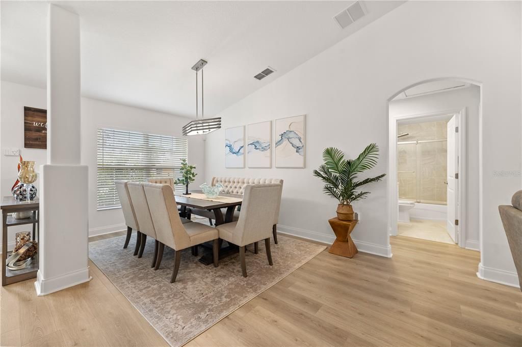 En Venta: $545,000 (4 camas, 3 baños, 2456 Pies cuadrados)