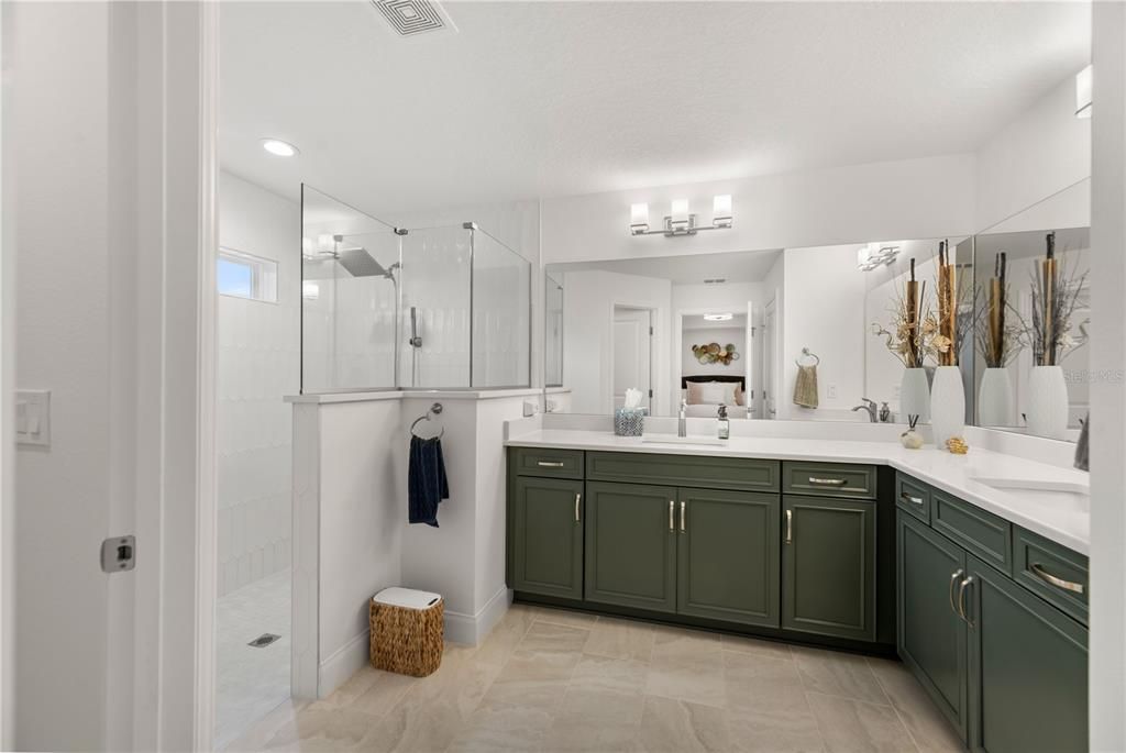 En Venta: $545,000 (4 camas, 3 baños, 2456 Pies cuadrados)