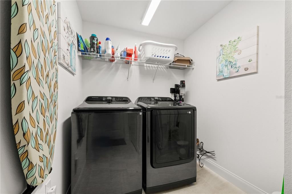 En Venta: $545,000 (4 camas, 3 baños, 2456 Pies cuadrados)