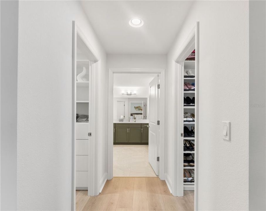 En Venta: $545,000 (4 camas, 3 baños, 2456 Pies cuadrados)