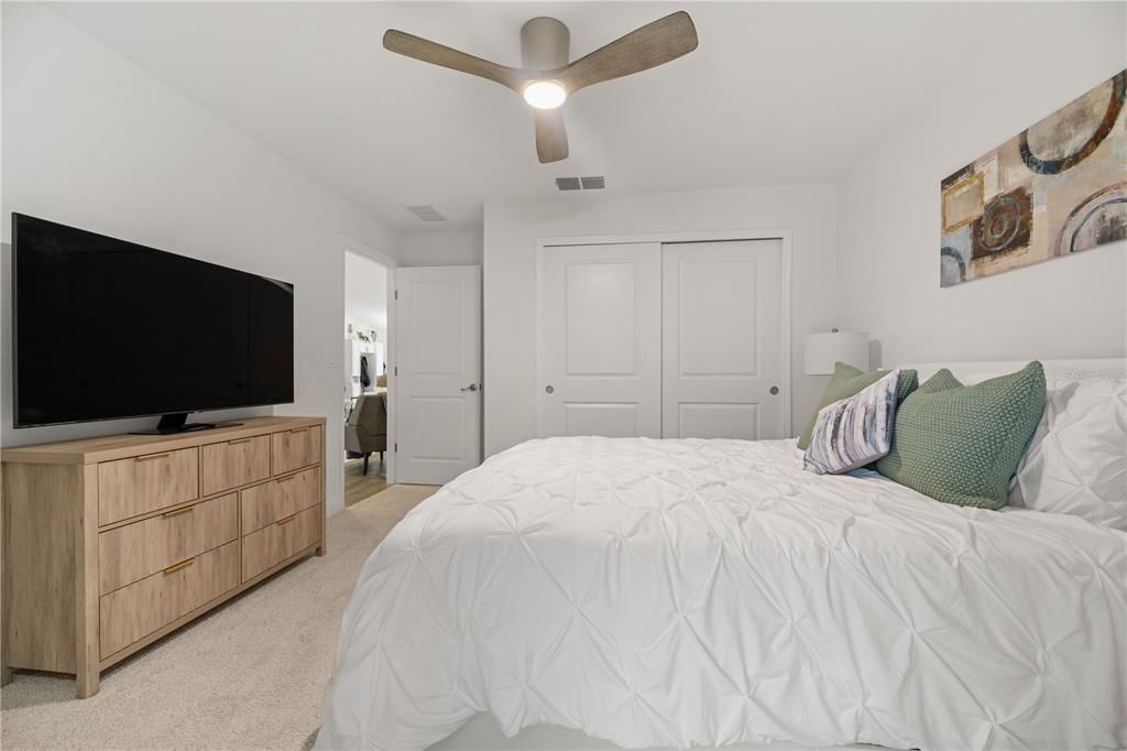 En Venta: $545,000 (4 camas, 3 baños, 2456 Pies cuadrados)