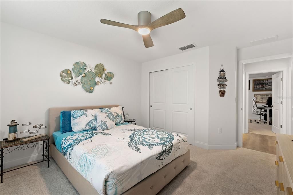 En Venta: $545,000 (4 camas, 3 baños, 2456 Pies cuadrados)