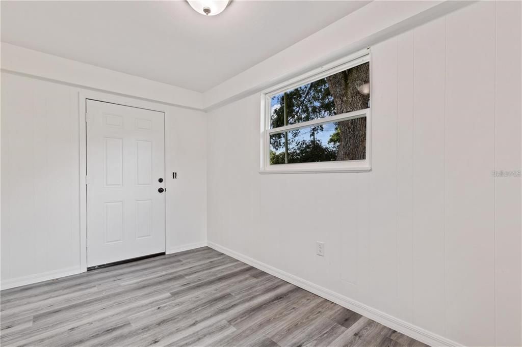 For Rent: $1,800 (2 beds, 1 baths, 1246 Square Feet)