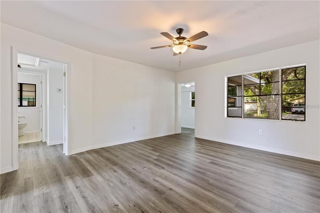 For Rent: $1,800 (2 beds, 1 baths, 1246 Square Feet)