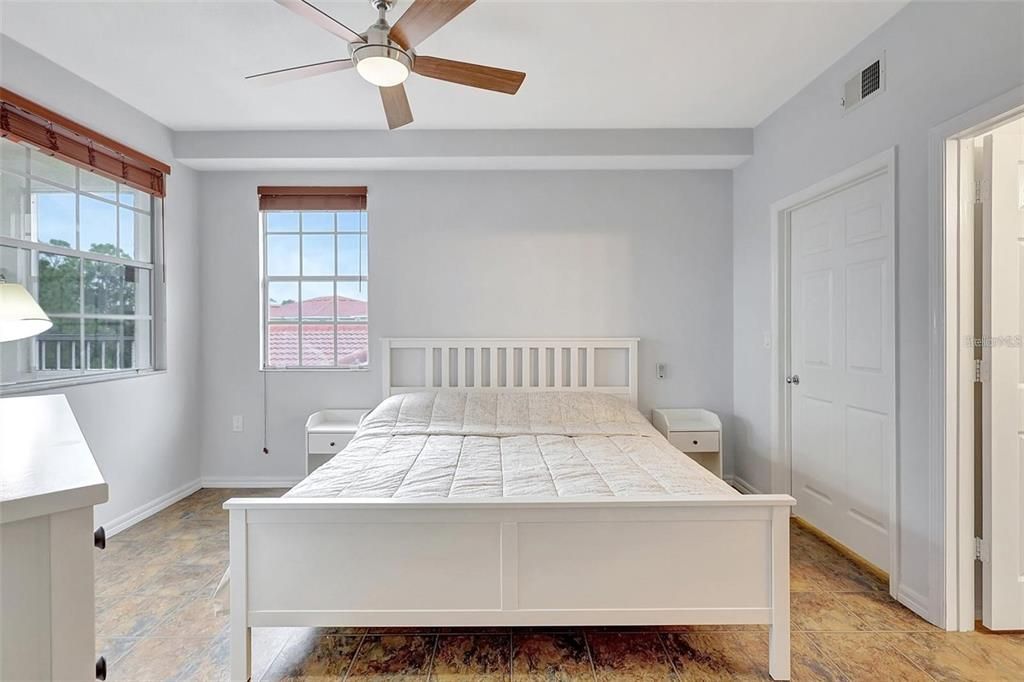 For Rent: $2,100 (2 beds, 2 baths, 1241 Square Feet)