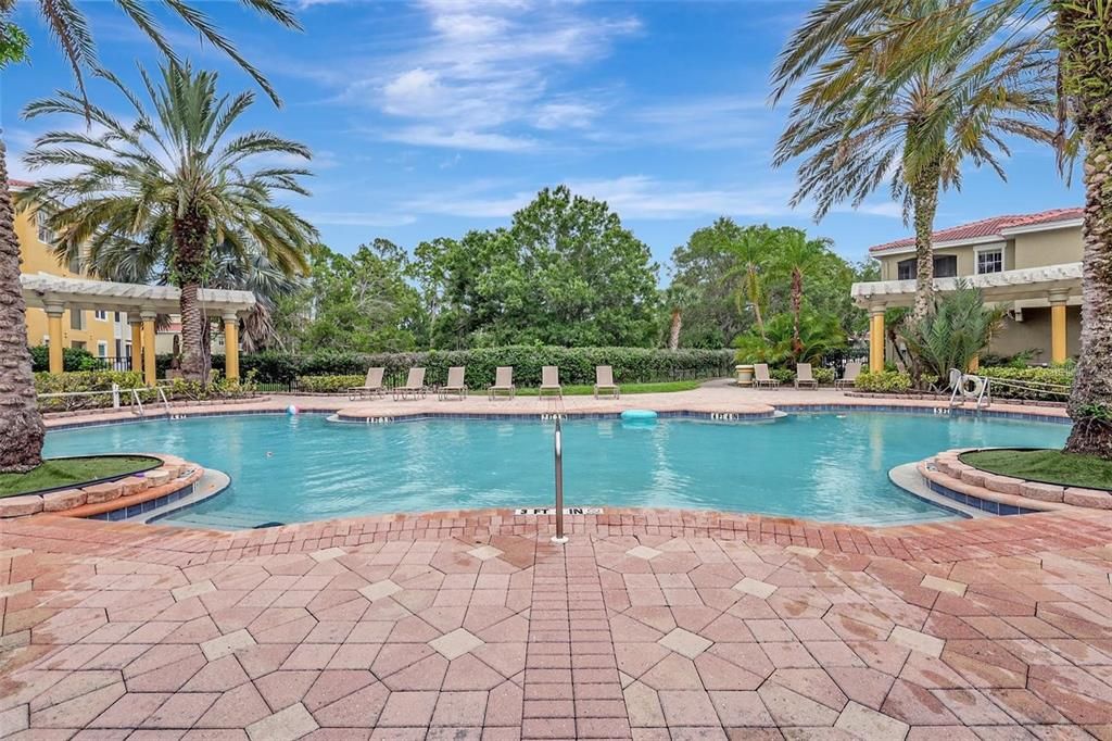 For Rent: $2,100 (2 beds, 2 baths, 1241 Square Feet)