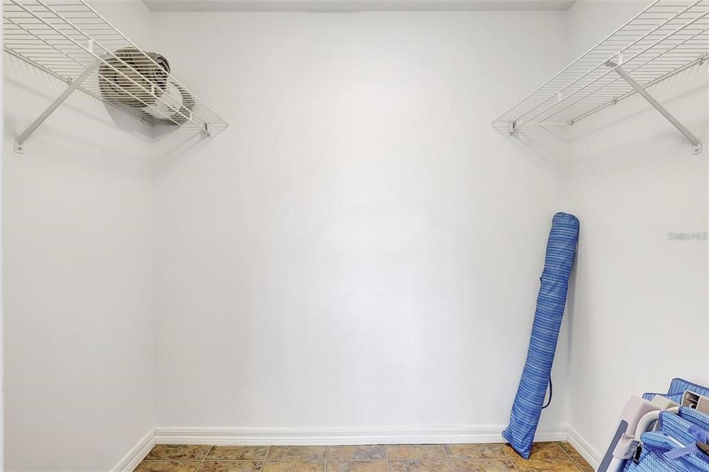 For Rent: $2,100 (2 beds, 2 baths, 1241 Square Feet)