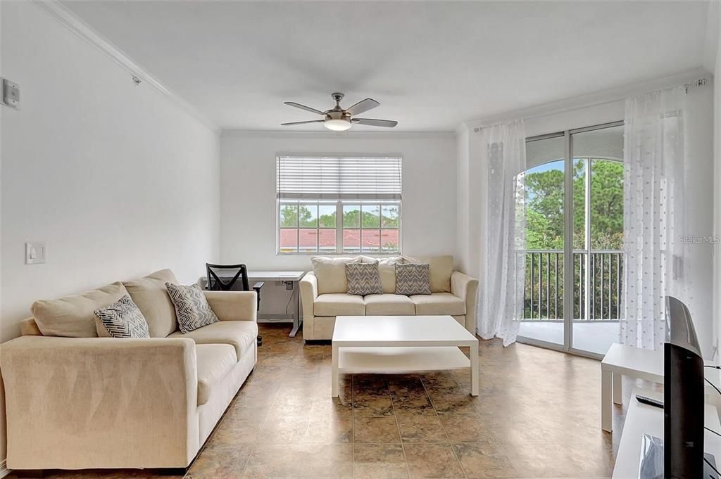 For Rent: $2,100 (2 beds, 2 baths, 1241 Square Feet)