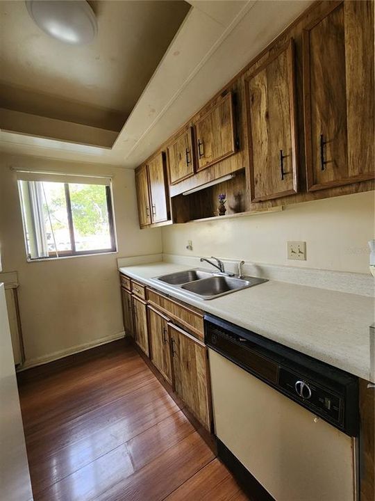 For Sale: $244,900 (2 beds, 2 baths, 950 Square Feet)