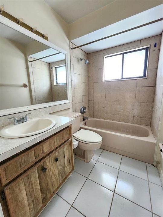 For Sale: $244,900 (2 beds, 2 baths, 950 Square Feet)