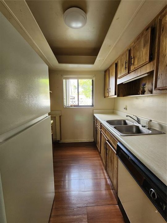 For Sale: $244,900 (2 beds, 2 baths, 950 Square Feet)