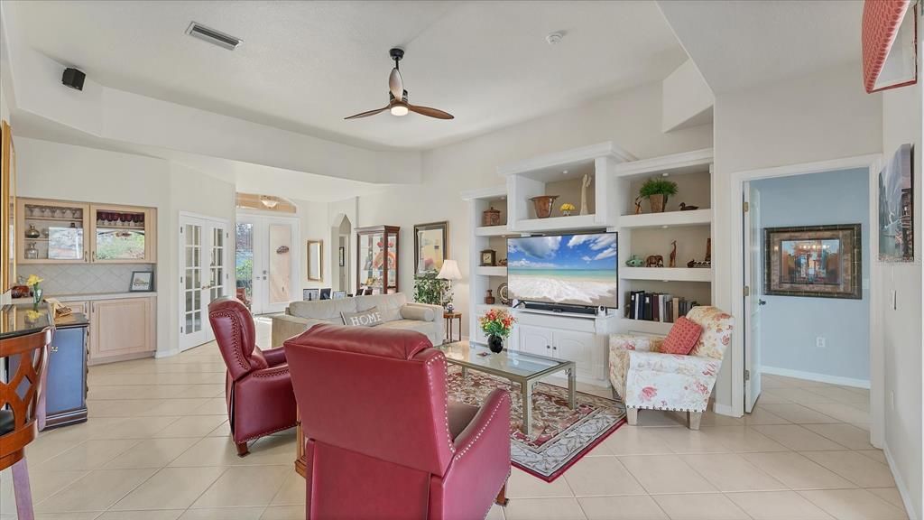 待售: $548,750 (3 贝兹, 2 浴室, 2013 平方英尺)