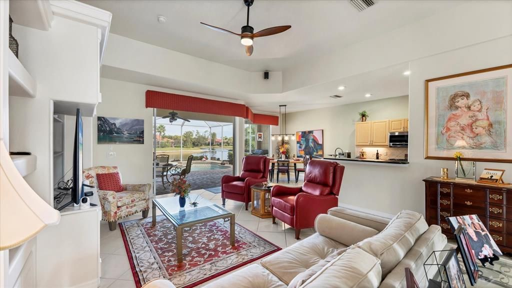 待售: $548,750 (3 贝兹, 2 浴室, 2013 平方英尺)