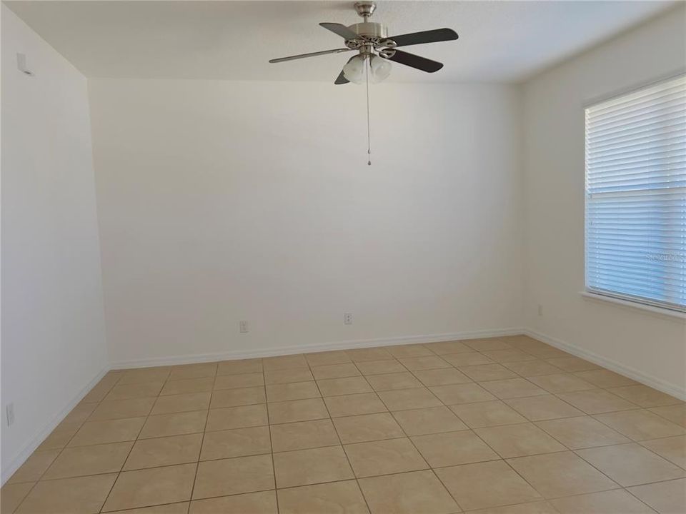 На продажу: $385,000 (3 спален, 2 ванн, 1600 Квадратных фут)