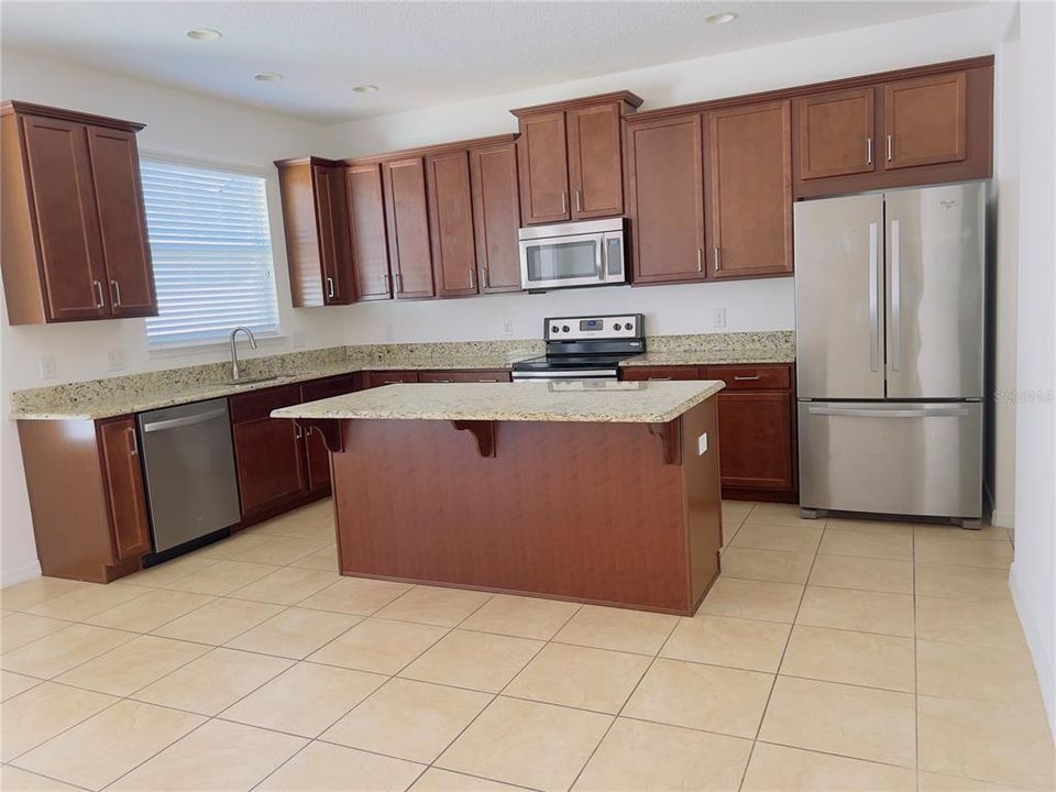 На продажу: $385,000 (3 спален, 2 ванн, 1600 Квадратных фут)