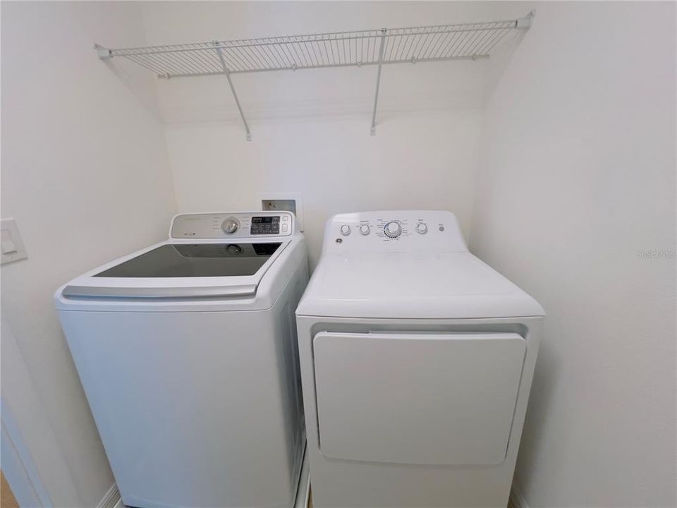 На продажу: $385,000 (3 спален, 2 ванн, 1600 Квадратных фут)