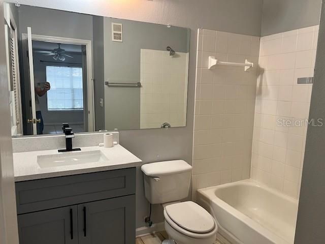 В аренду: $1,600 (2 спален, 2 ванн, 996 Квадратных фут)