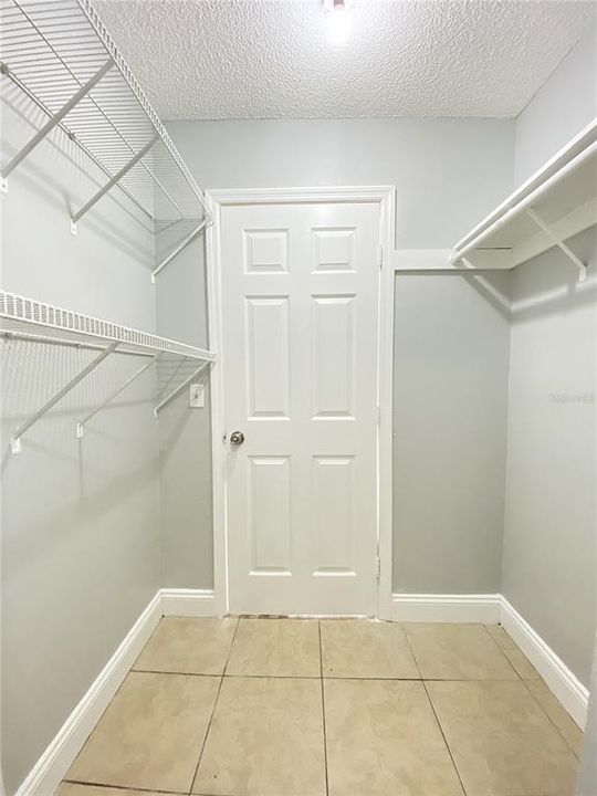 На продажу: $255,000 (3 спален, 1 ванн, 979 Квадратных фут)