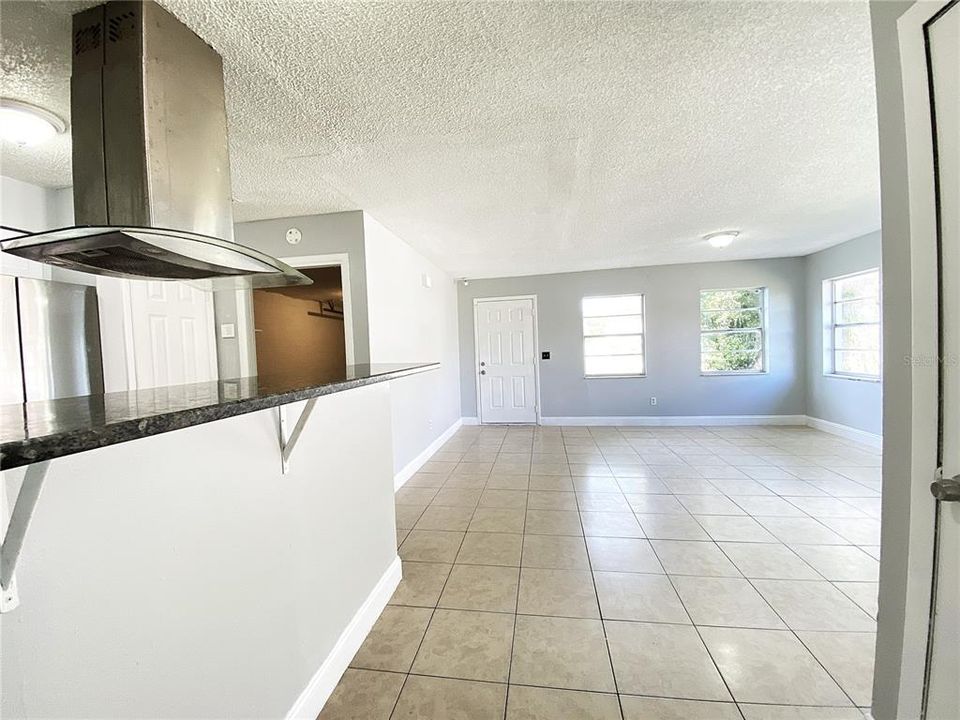 На продажу: $255,000 (3 спален, 1 ванн, 979 Квадратных фут)