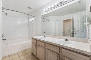 В аренду: $2,800 (4 спален, 2 ванн, 1577 Квадратных фут)