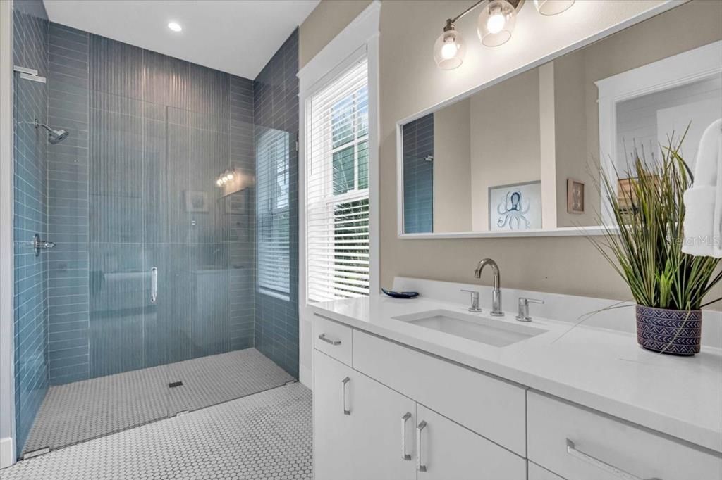 En Venta: $5,500,000 (9 camas, 8 baños, 4149 Pies cuadrados)