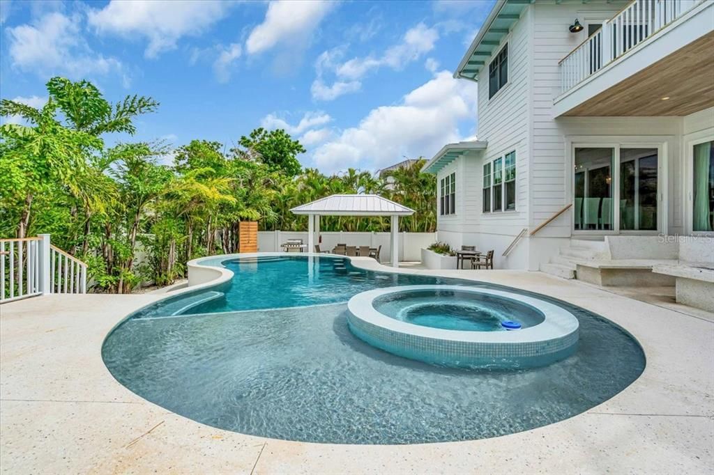 En Venta: $5,500,000 (9 camas, 8 baños, 4149 Pies cuadrados)