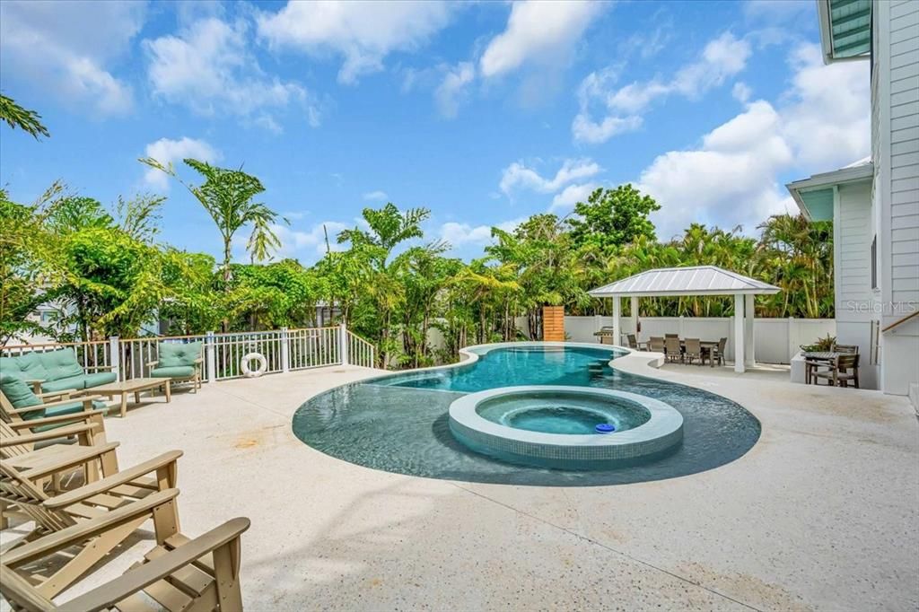 En Venta: $5,500,000 (9 camas, 8 baños, 4149 Pies cuadrados)