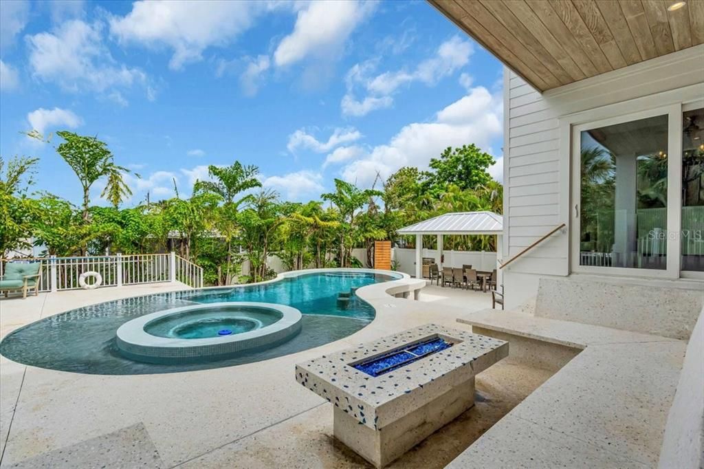 En Venta: $5,500,000 (9 camas, 8 baños, 4149 Pies cuadrados)