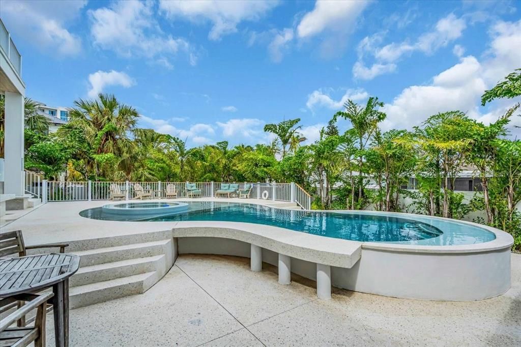 En Venta: $5,500,000 (9 camas, 8 baños, 4149 Pies cuadrados)