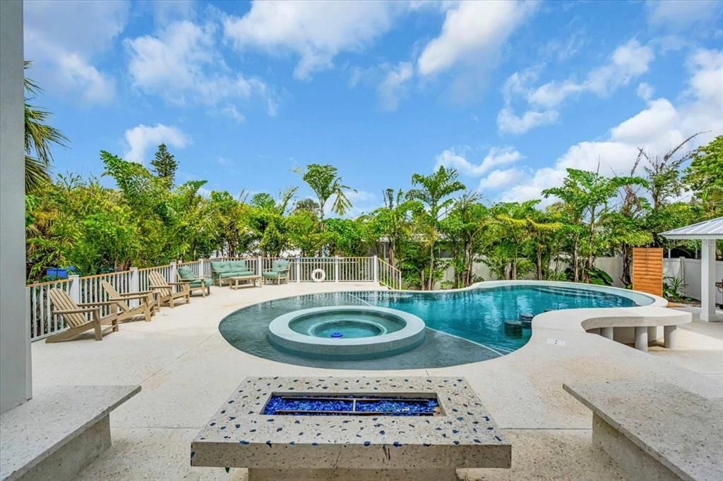 En Venta: $5,500,000 (9 camas, 8 baños, 4149 Pies cuadrados)