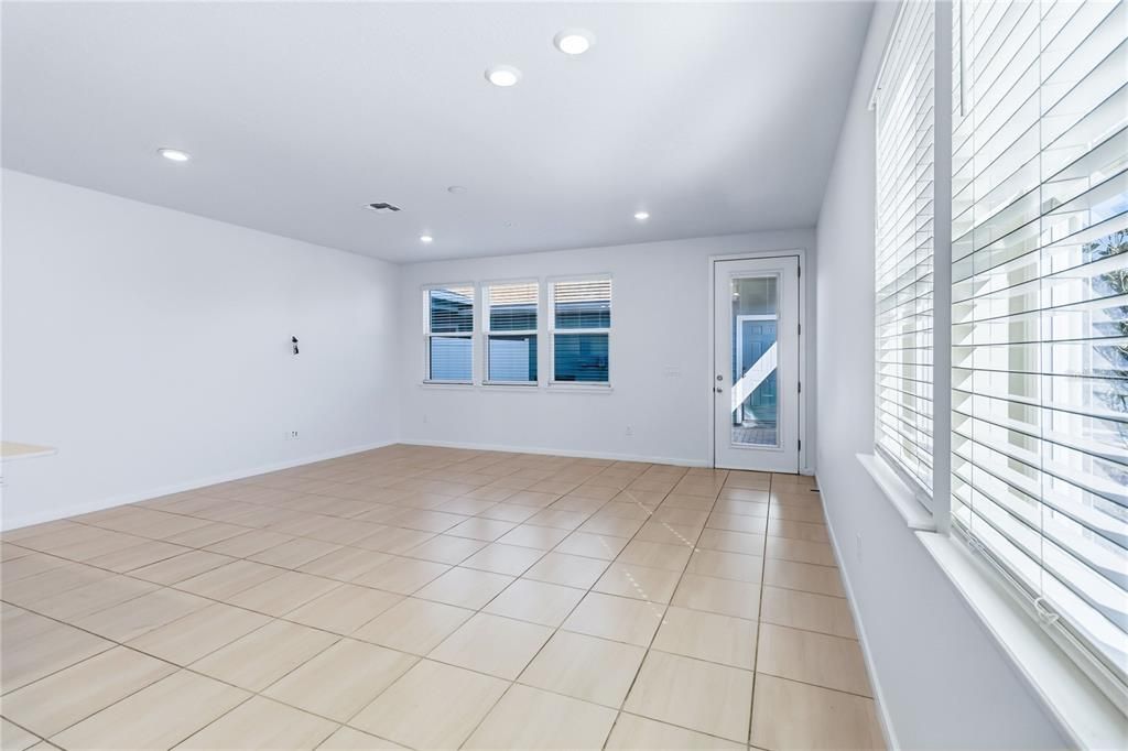 待售: $484,900 (4 贝兹, 3 浴室, 1809 平方英尺)