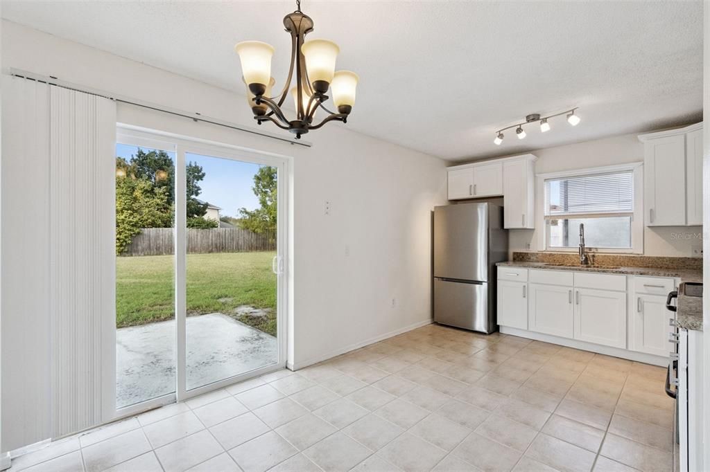 For Rent: $1,950 (3 beds, 2 baths, 1679 Square Feet)