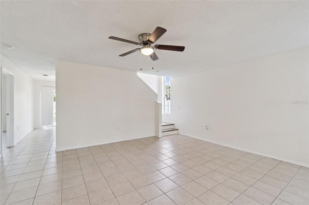 For Rent: $1,950 (3 beds, 2 baths, 1679 Square Feet)